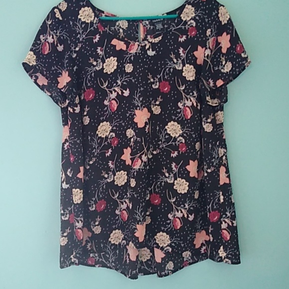 Torrid Floral Blouse - Picture 1 of 5